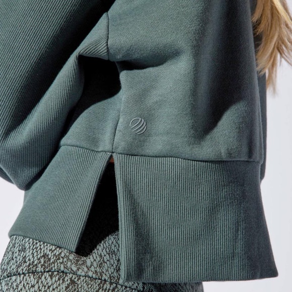 NWT/MPG Sport "Adora" Cropped Front Top - Picture 5 of 12